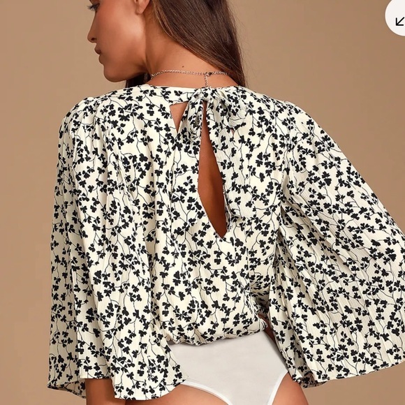 Meet For Drinks Cream Print Pleated Sleeve Bodysuit from Lulus NWT Size Medium - Picture 2 of 7